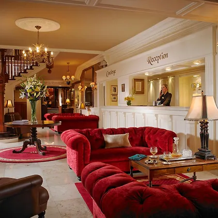 فندق International 4*