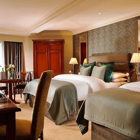 International فندق