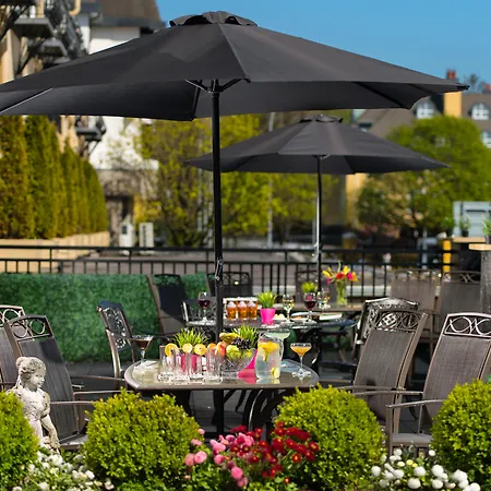 International فندق